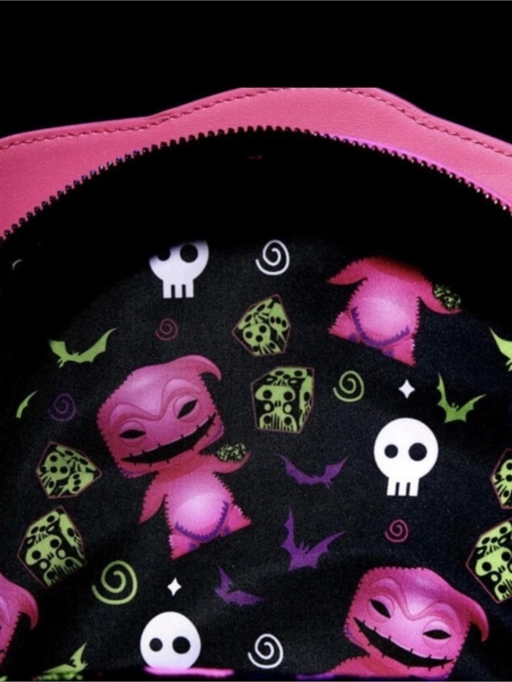 Loungefly NYCC 2023 Exclusive Oogie Boogie Neon Cosplay Glow in the Dark Backpac - Picture 6 of 10